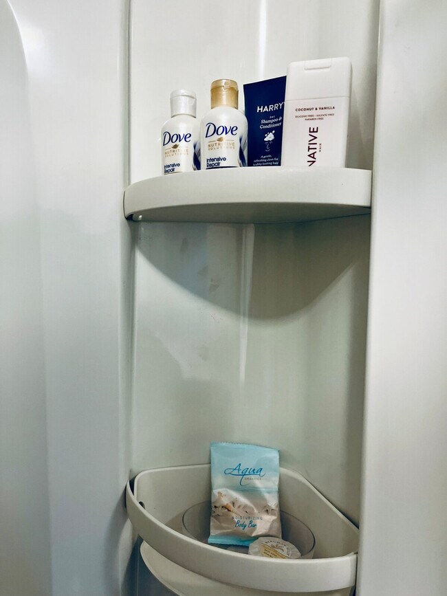 Building Photo - 153 Labelle St