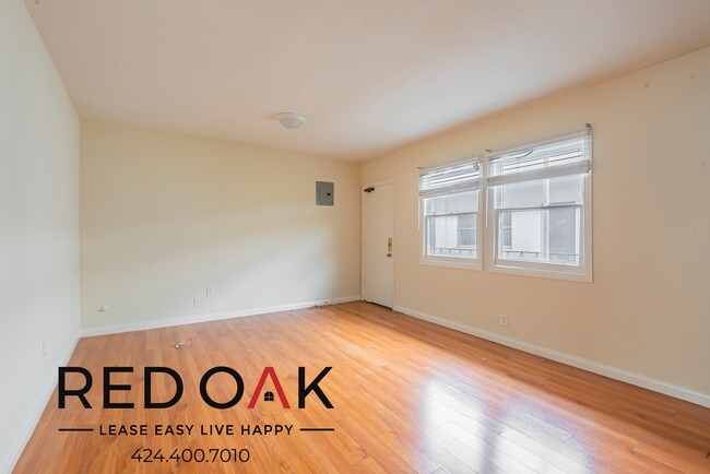 Building Photo - 615 1/2 N Rossmore Ave-209