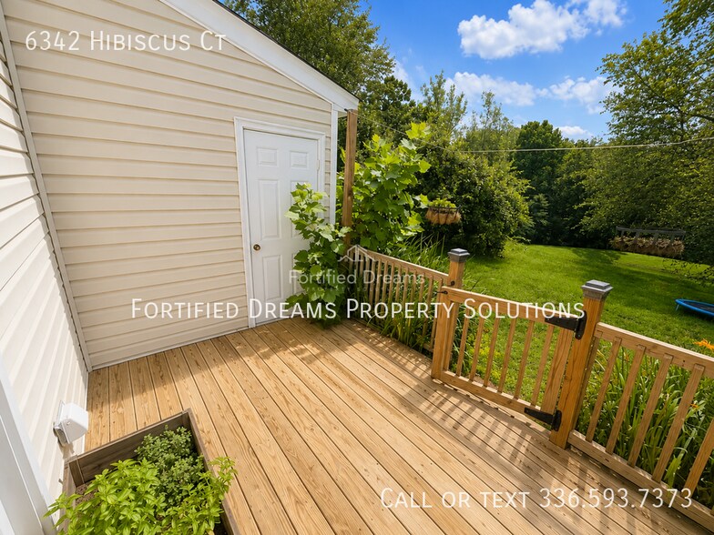 Building Photo - 6342 Hibiscus Ct
