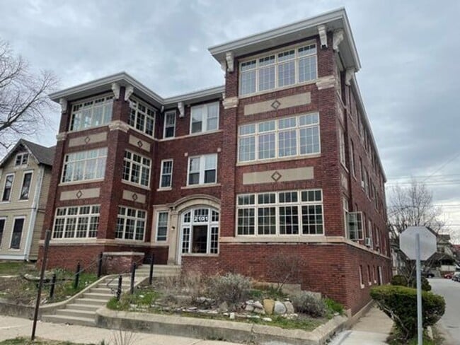 Building Photo - 2101 N Pennsylvania St