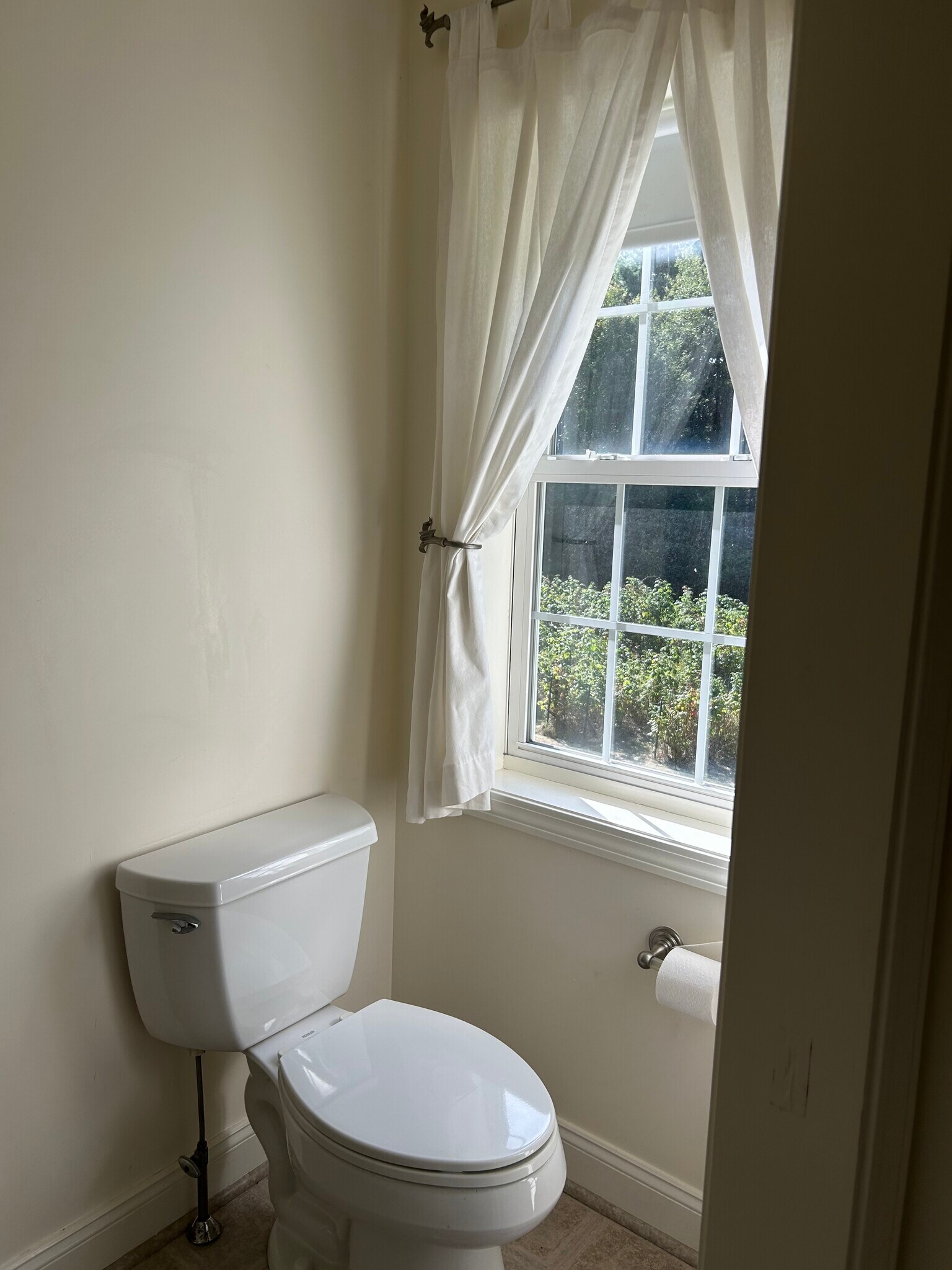 Bathroom - 50 Pine St
