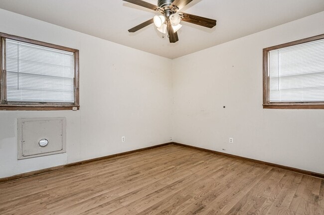 Building Photo - 609 16th St