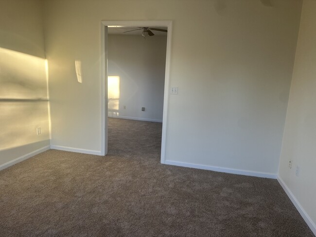 Building Photo - 394 Hollis St