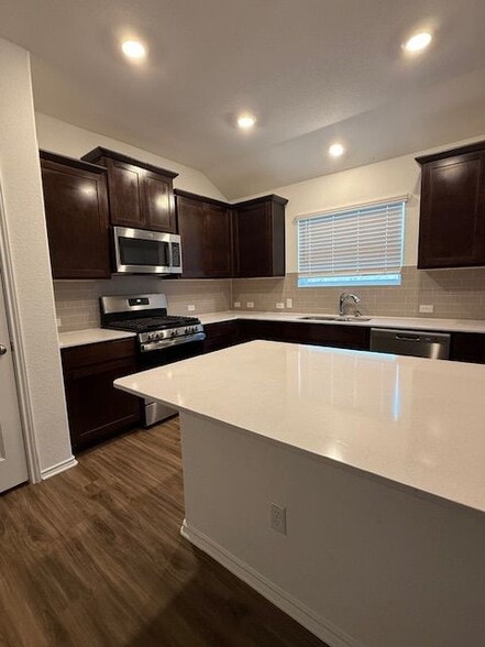 Building Photo - 502 Golden Plains Pkwy