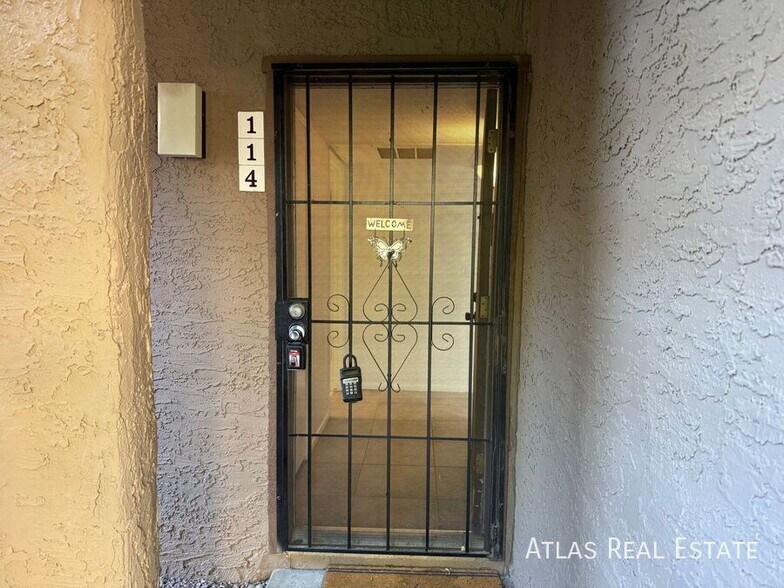 Building Photo - 4554 E Paradise Village Pkwy N