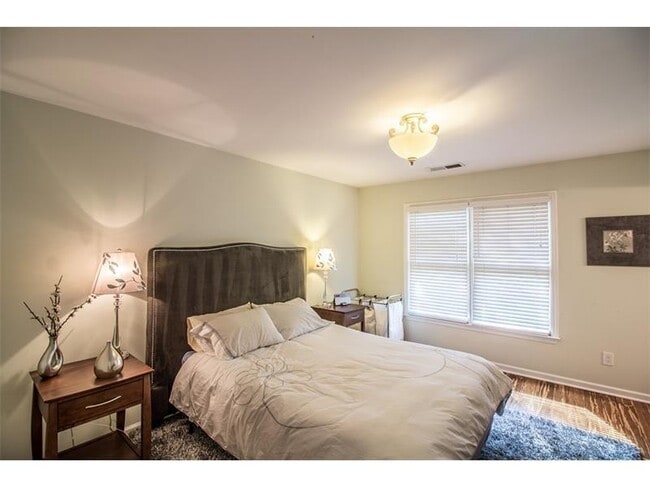 Building Photo - 1516 Howell Mill Rd NW