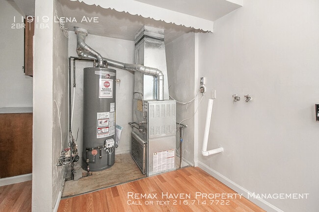 Building Photo - 11919 Lena Ave