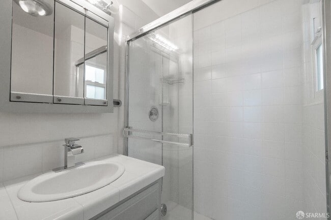 Building Photo - 126 Mallorca Way