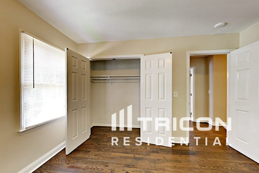 Building Photo - 11810 Lansbury Ct