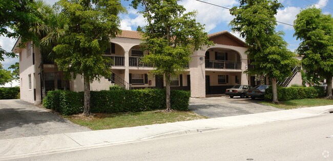 Primary Photo - 3890 Riverside Dr