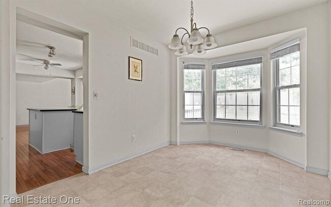 Building Photo - 3262 Woe-Be-Tide Ct