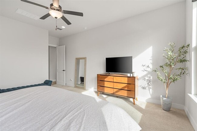 Building Photo - 264 Wellborn Rd