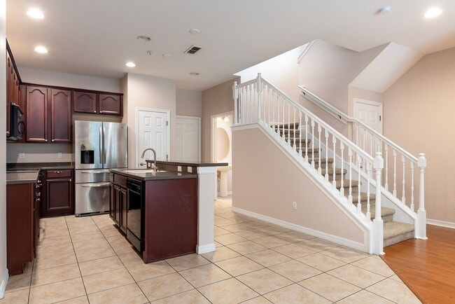 Building Photo - Lake Nona Preserve 3 bdrm townhome ready f...