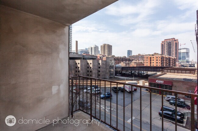 Building Photo - 345 N Canal St