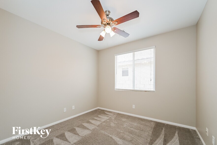 Building Photo - 8649 Green Ridge Ave