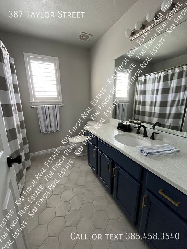 Building Photo - 387 Taylor St