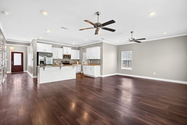 Building Photo - 10557 Sweet Bay Dr