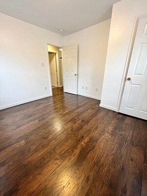 Building Photo - 470 Main St