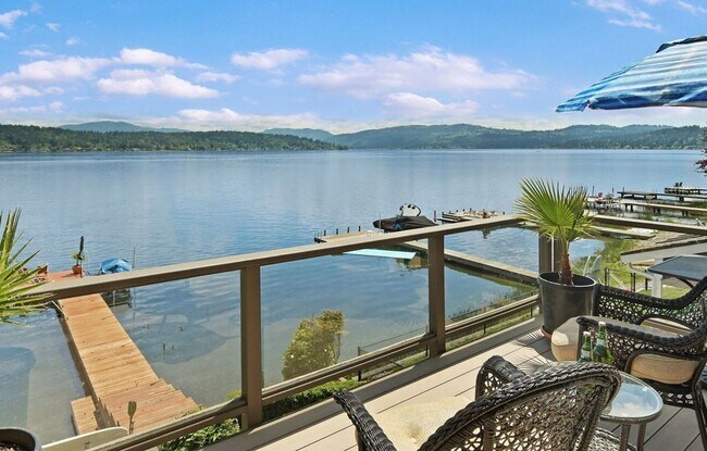 Building Photo - 1120 West Lake Sammamish Pkwy NE