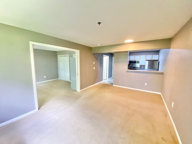 Building Photo - 1 Bedroom Apartment in Burlington VT Avail...