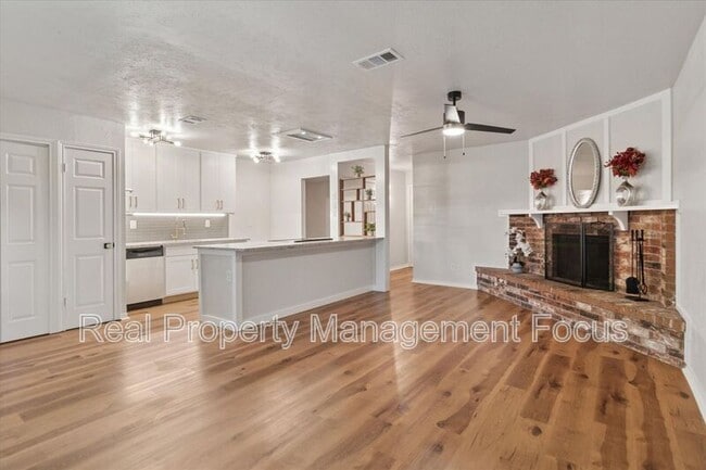 Primary Photo - 511 Cumberland Dr