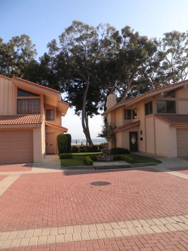 Building Photo - 659 Del Parque Dr