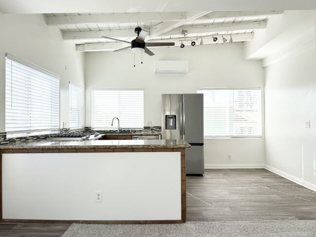 Building Photo - Spacious Coastal Retreat in the Heart of Cardiff!