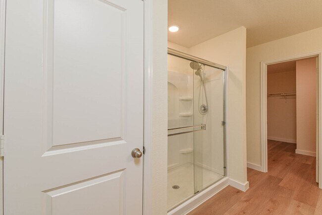 Building Photo - 1024 Water Oak Ln