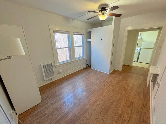 Building Photo - 40 Brooks Ave