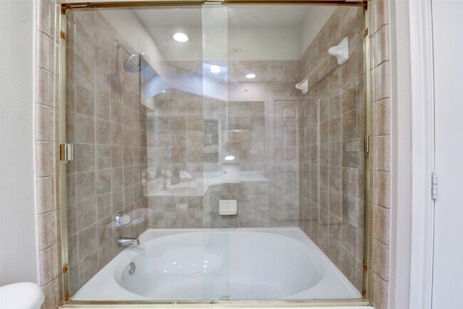 Building Photo - 2400 McCue Rd