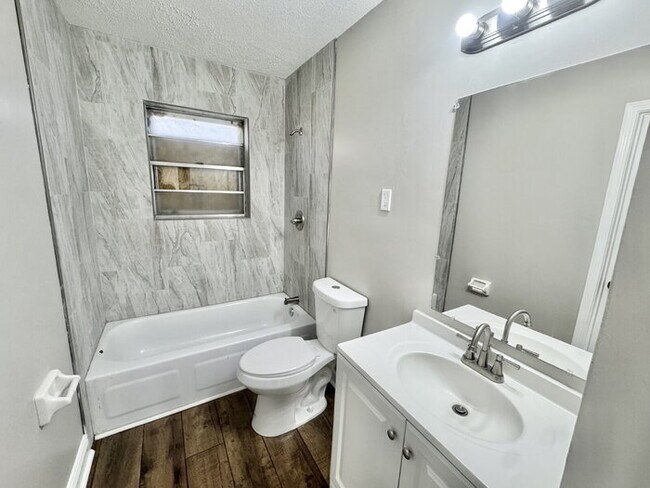 Building Photo - 5176 Braden Dr