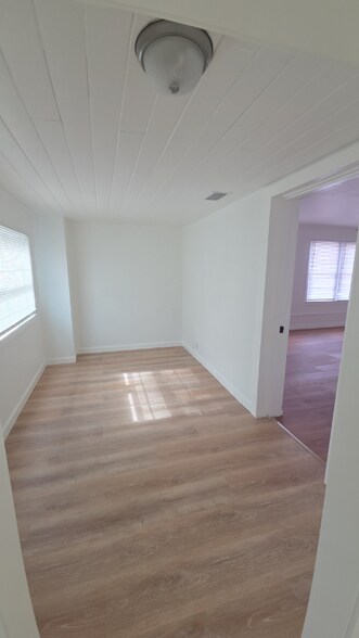 Building Photo - 1100 E Canal St