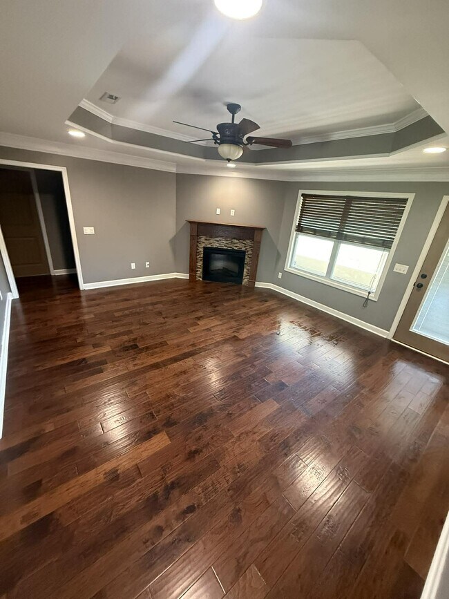 Building Photo - 708 Sandstone Dr