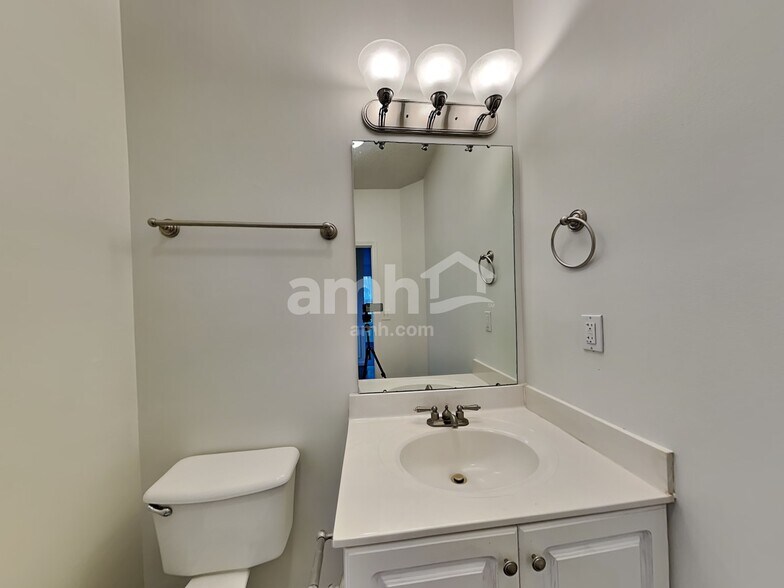 Building Photo - 145 Sandy Ln