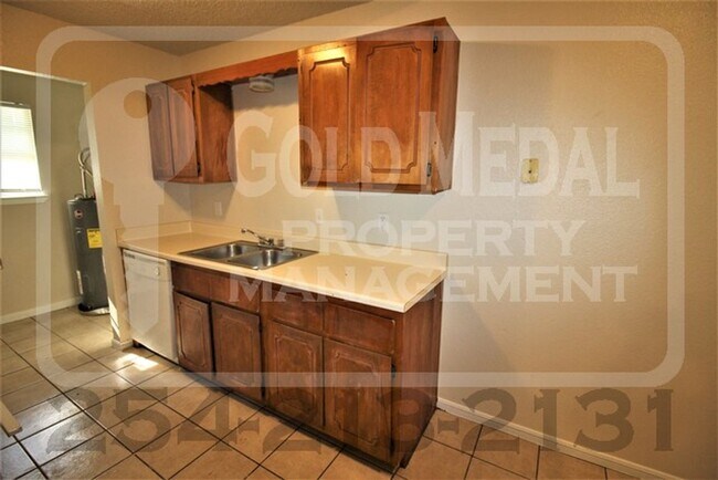 Building Photo - 4801 Cedarhill Cir