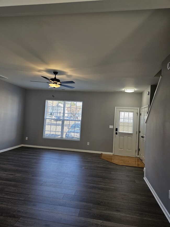 Living room - 5341 Glen Canyon Rd