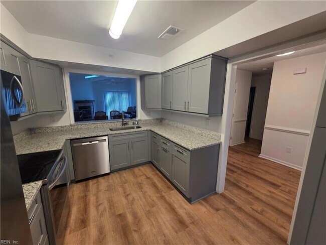 Building Photo - 258 Doyle Way