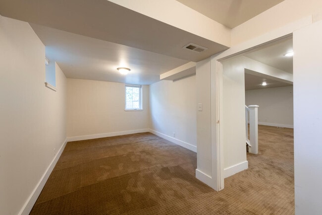 Building Photo - 1639 E 900 S
