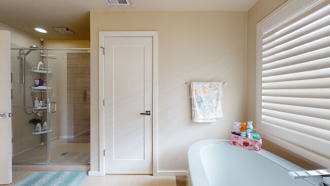 Building Photo - Auburn Lakeland Hills area/Lakeview Community- 4 bedroom 2.5 bathroom with AC - Available May 5th!