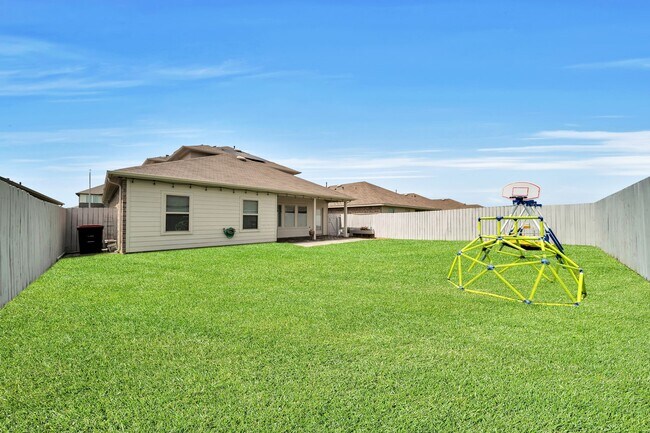 Building Photo - 22614 Petrizzi Ln