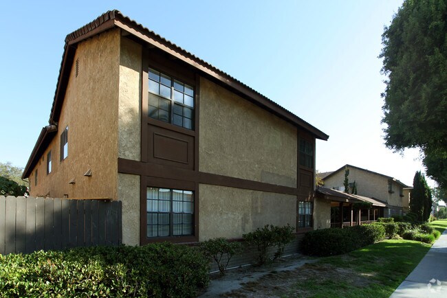 Building Exterior - 1623-1629 W Ball Rd