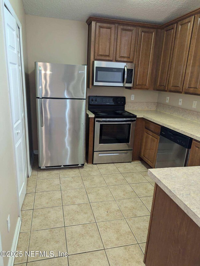 Building Photo - 218 Jardin De Mer Pl