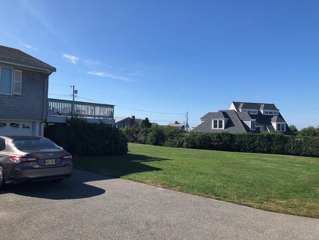 Building Photo - 17 Chartier Cir