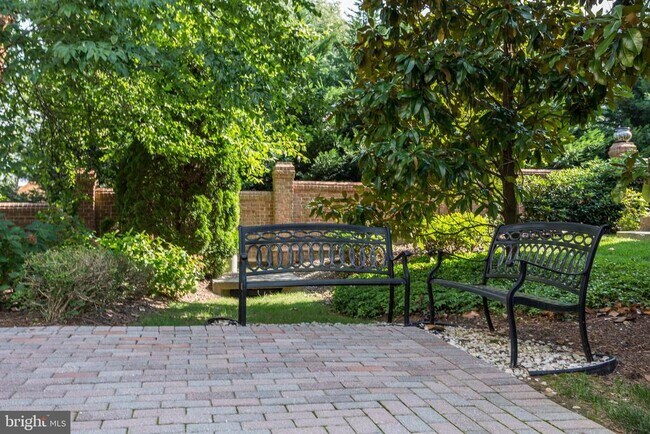 Building Photo - 7233 Addington Dr