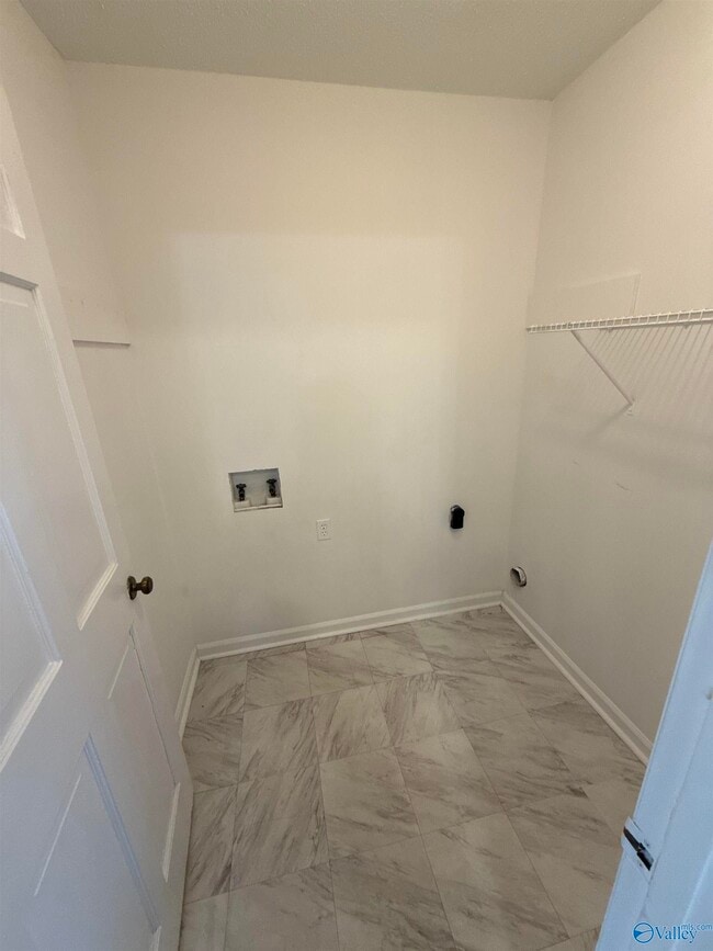 Building Photo - 2151 Westmead Dr SW