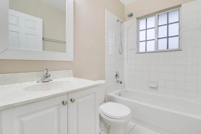 Building Photo - 4170 Napoli Lake Dr