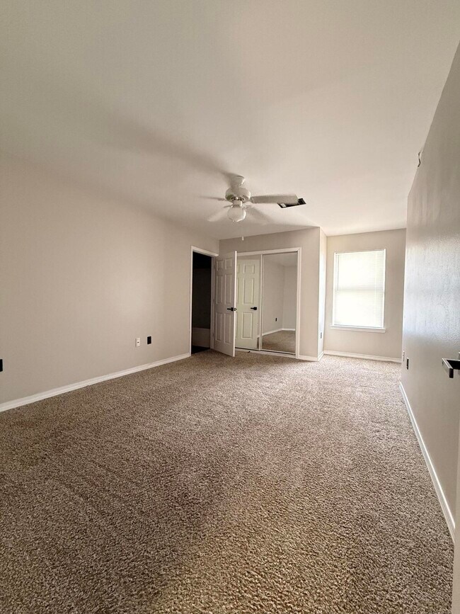 Building Photo - 2123 Tom St