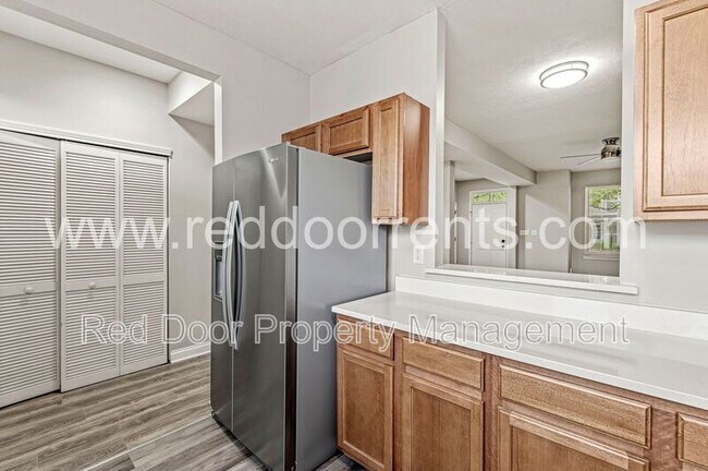 Building Photo - 2406 N Delaware St