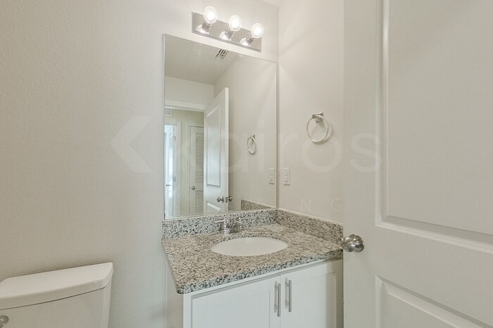 Building Photo - 27008 Anthony Ave