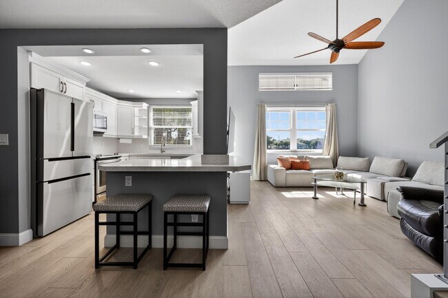 Building Photo - 805 Mainsail Cir